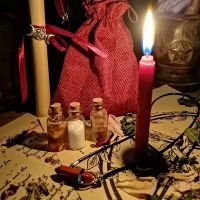 Изготовление талисманов и свечей